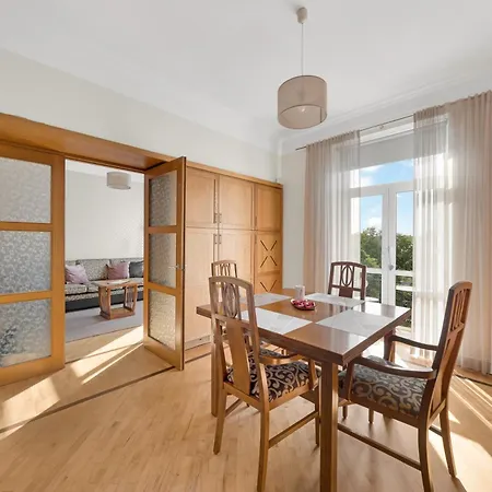 Unique In Centre Apartment *