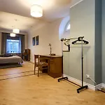 Unique In Centre Apartment