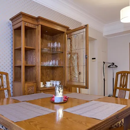 Unique In Centre Apartment *