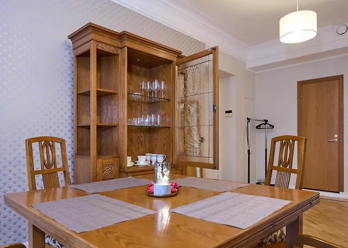 Unique In Centre Apartment *